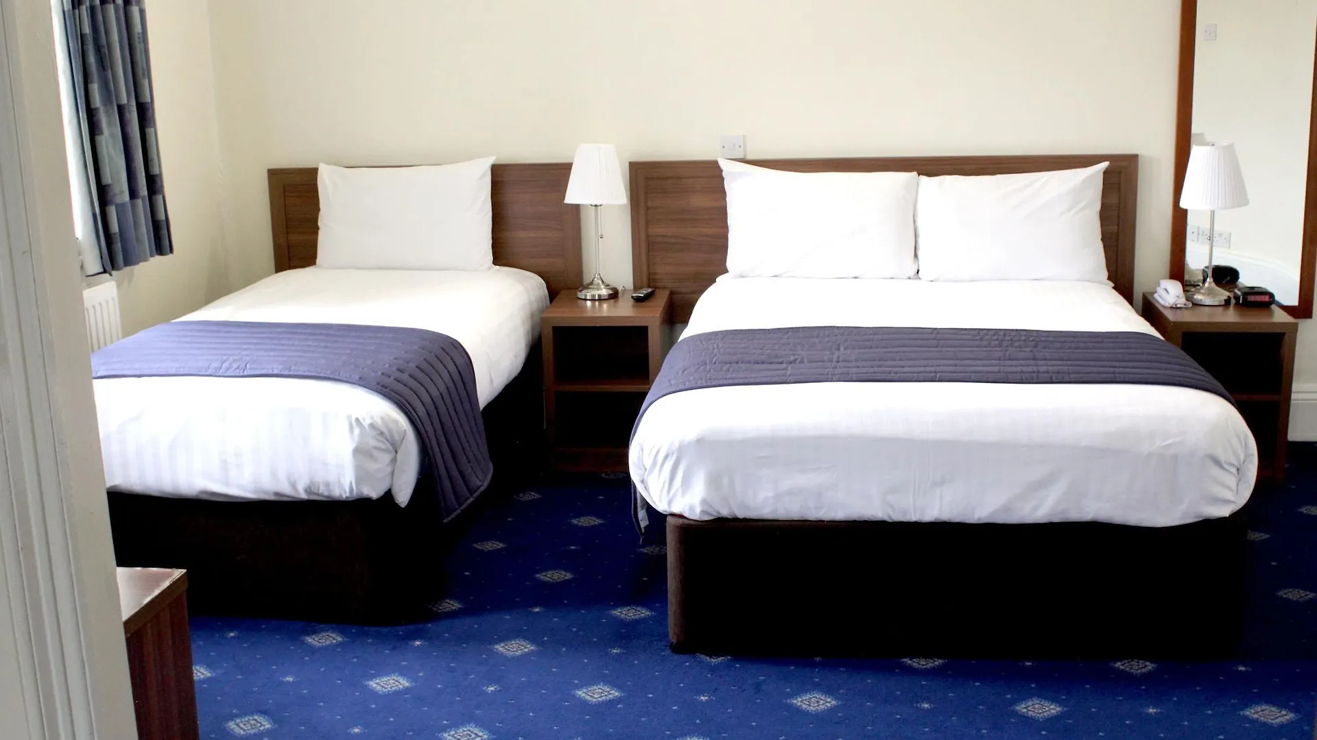 Hotell Discovery Inn - Leeds