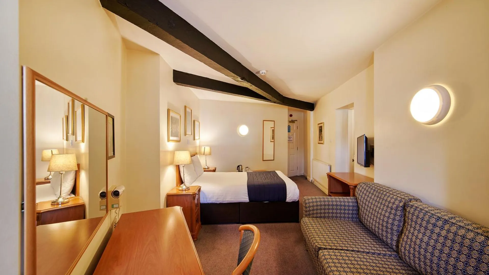 Discovery Inn - Leeds Hotell